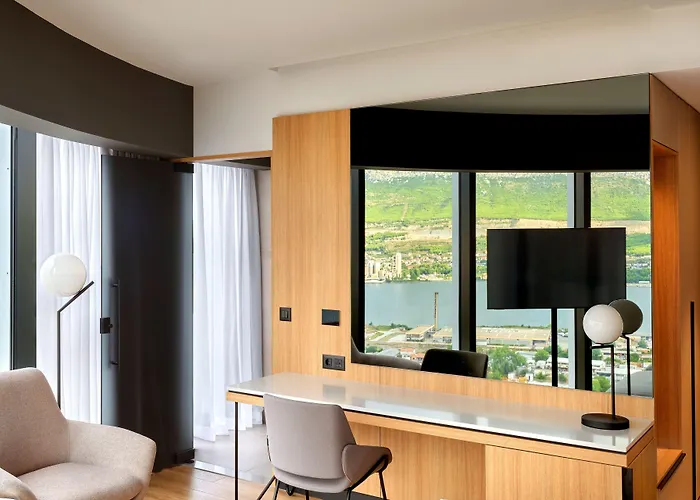 Готель Ac By Marriott 4*